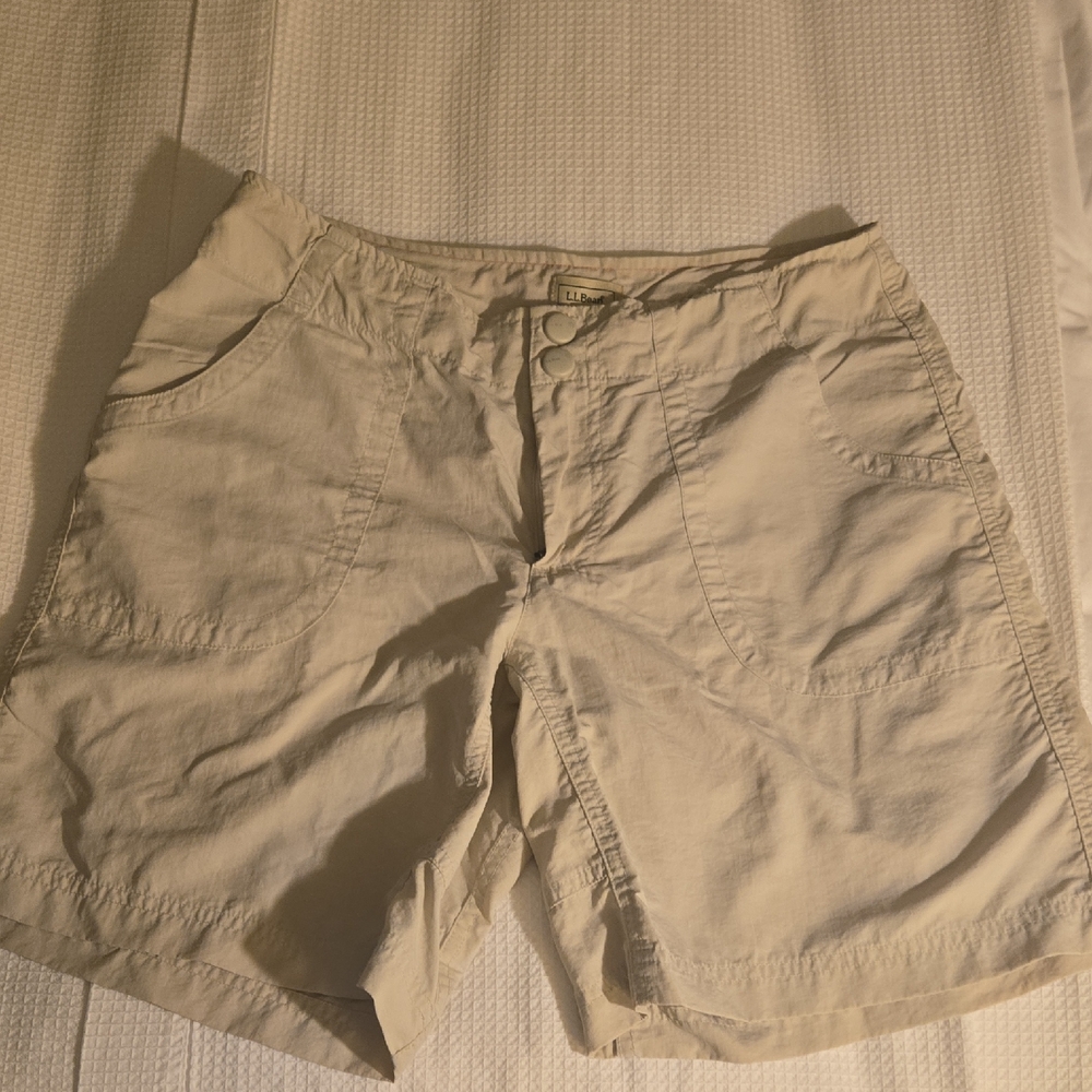 L.L. Bean Women’s Nylon Hiking Shorts – Size 6 Regular – Beige Act269